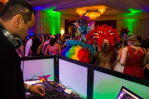 DJ at a wedding in Aruba Hora Loca Live Music 